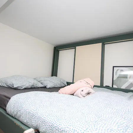 2 Pers A Proximite Du Metro Apartment *